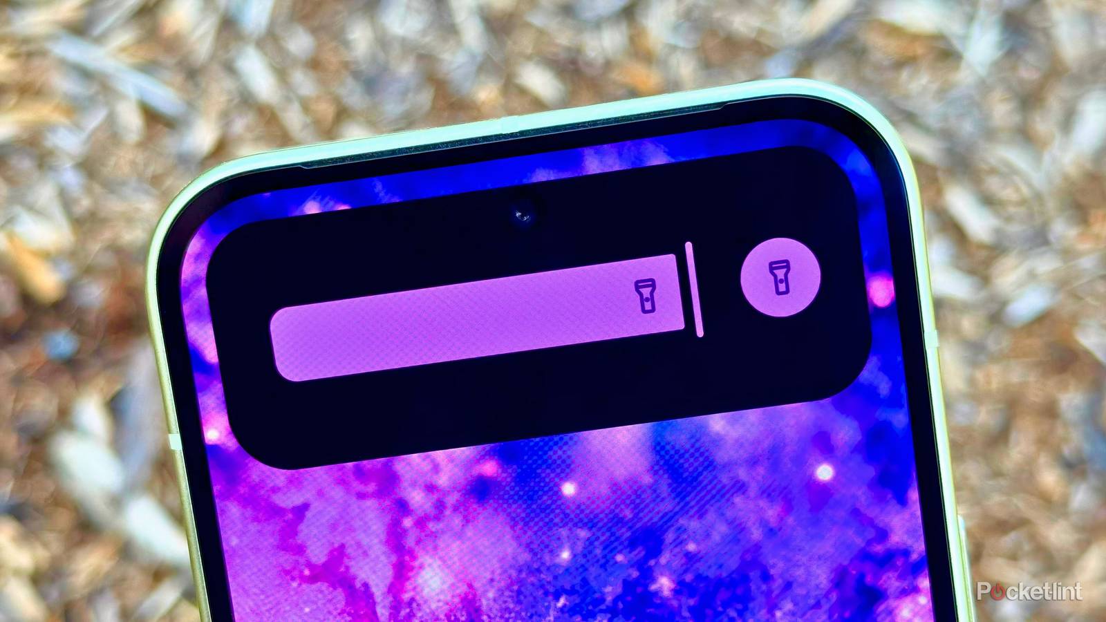 I gave my Pixel a Dynamic Island, and it puts the iPhone to shame