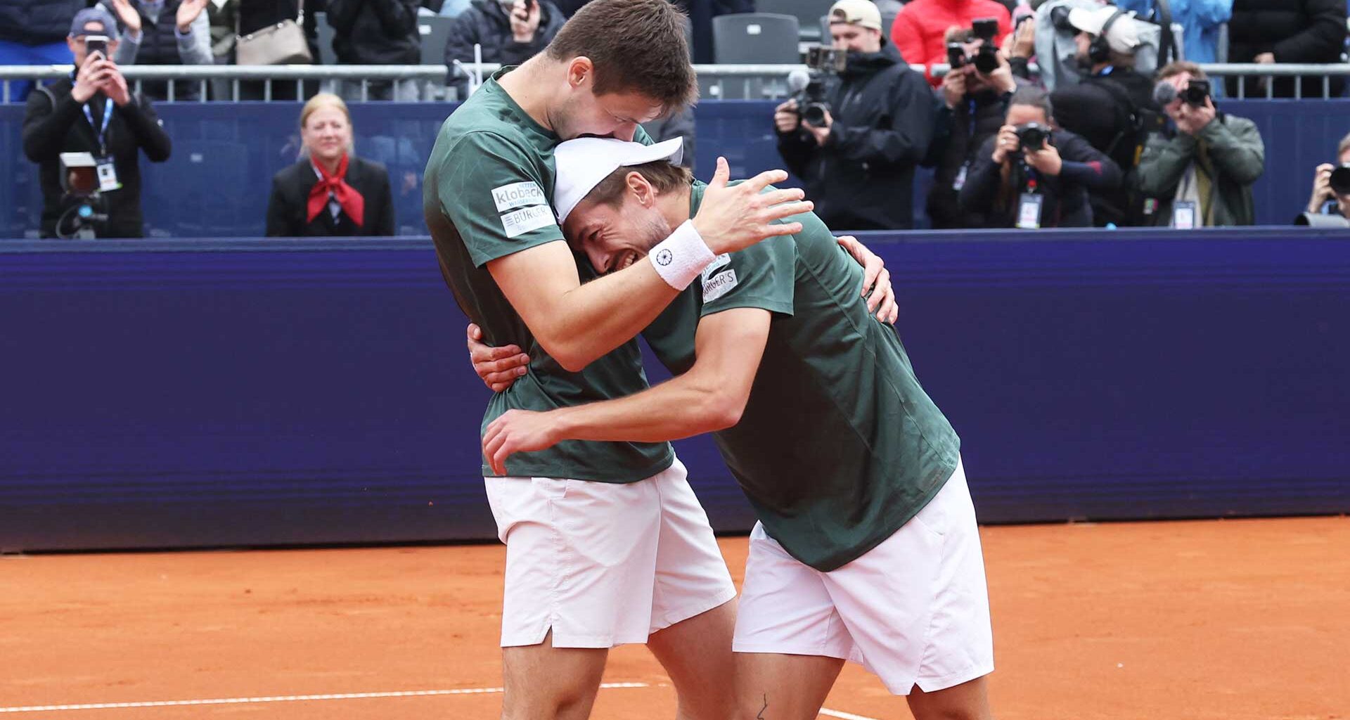 Mark Wallner and Jakob Schnaitter celebrate winning the title in Munich on Sunday.