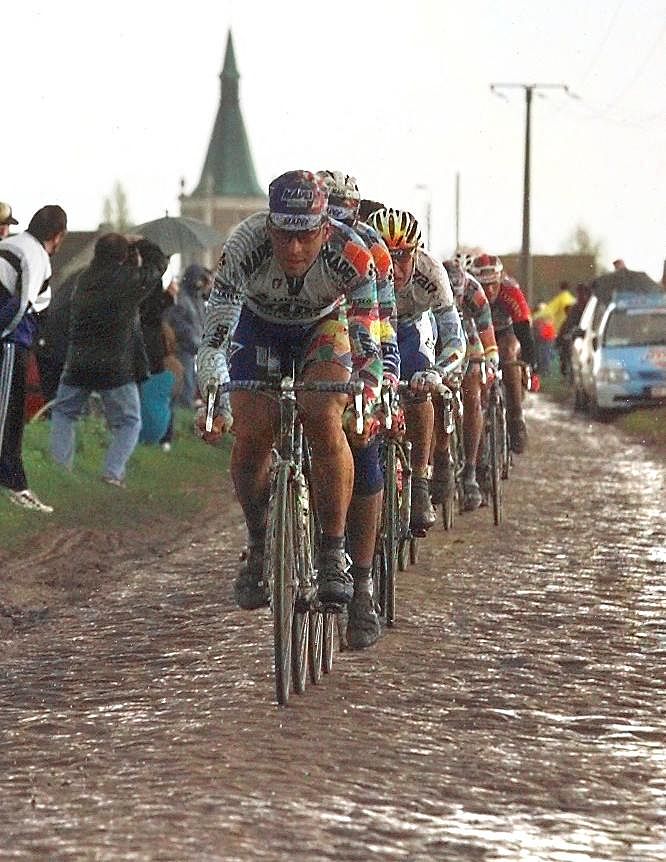1998 Paris-Roubaix: the late Franco Ballerini en route to his second victory in four editions