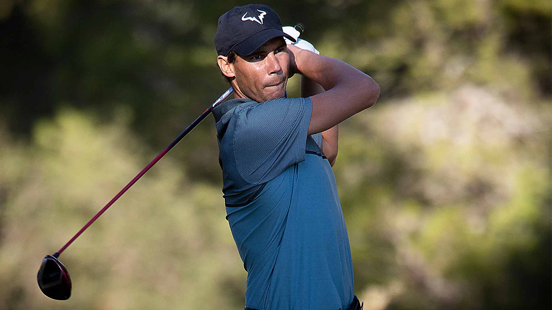 Rafael Nadal playing golf in October 2020.