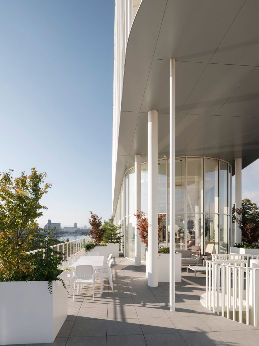 Terrace at Vatea by Nicolas Laisné Architectes