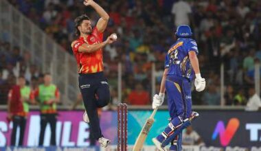 no-more-than-five-fielders-can-move-around-the-boundary-as-per-the-bccis-latest-mandate