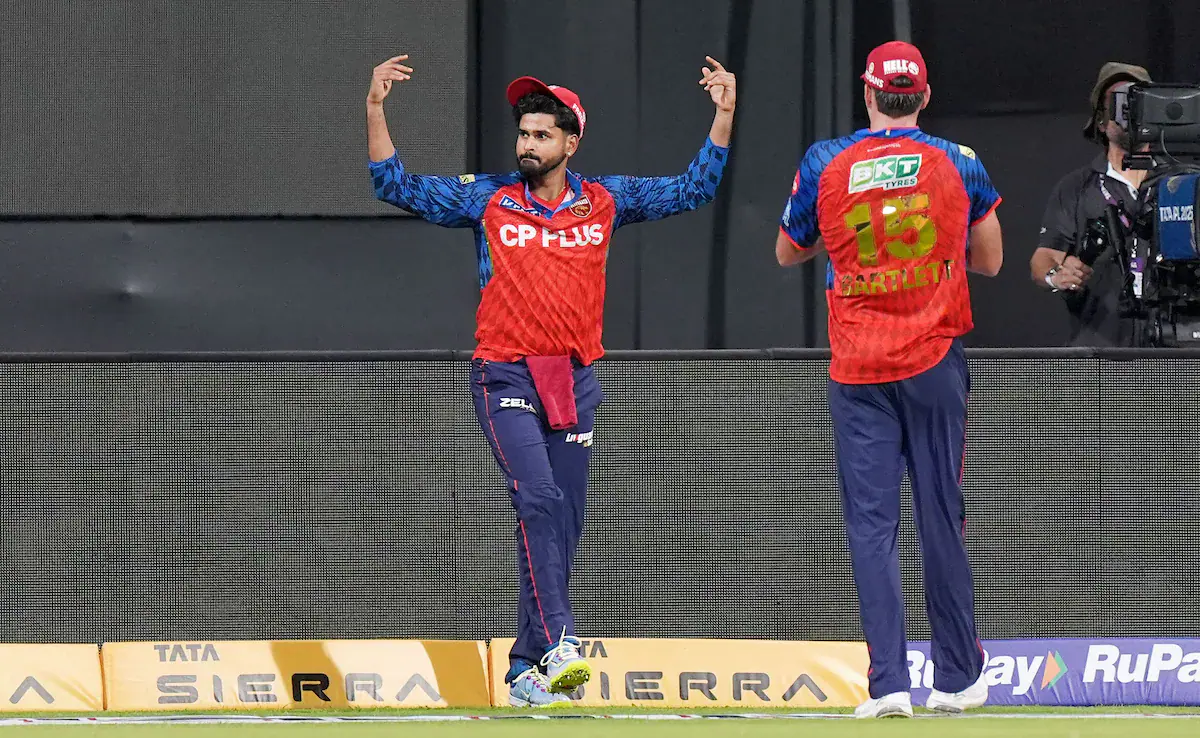 Shreyas Iyer's Boundary Rope Spectacular Draws Epic 200-Word Post From "Grandfather of Fielding" Jonty Rhodes