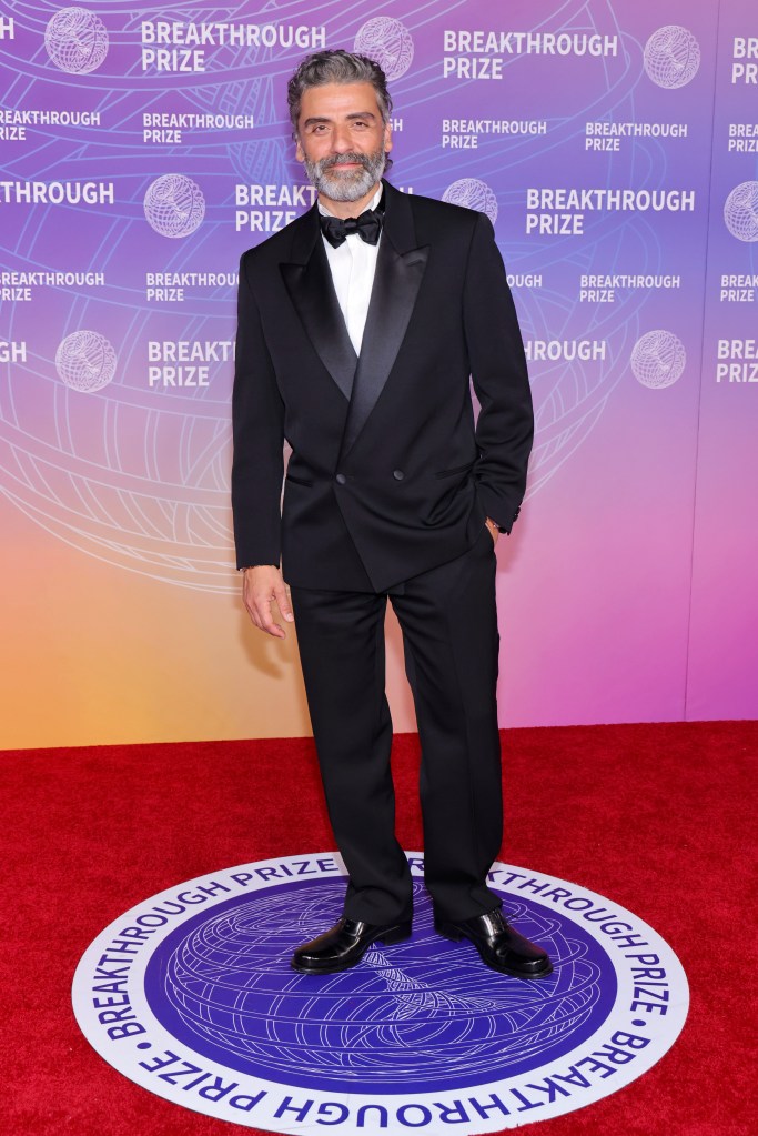 Oscar Isaac attends the Breakthrough Prize Ceremony