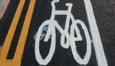 oxon travel cycle lane picture – via twitter.PNG
