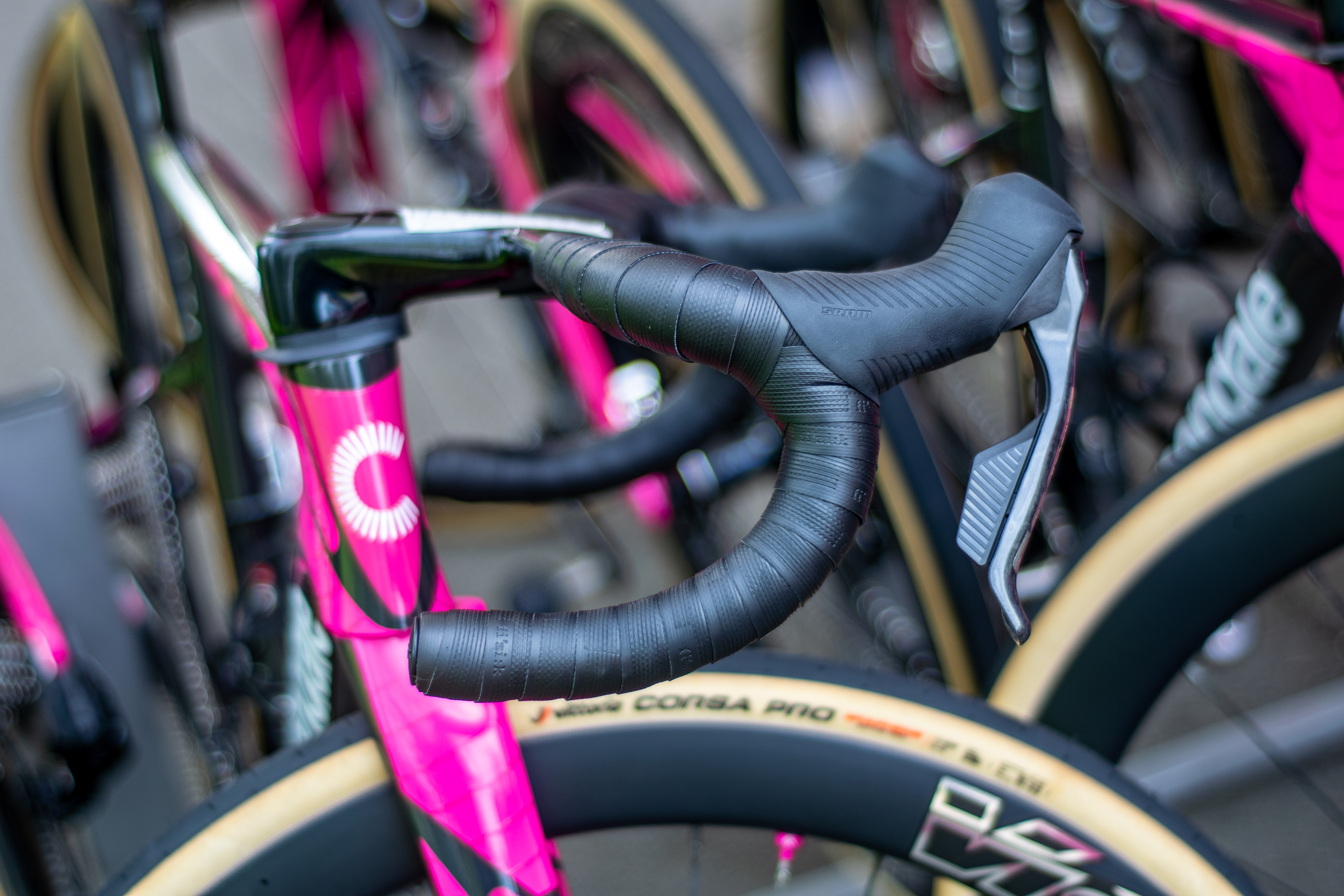 Bikes and tech from the start of Paris-Roubaix Femmes 2026