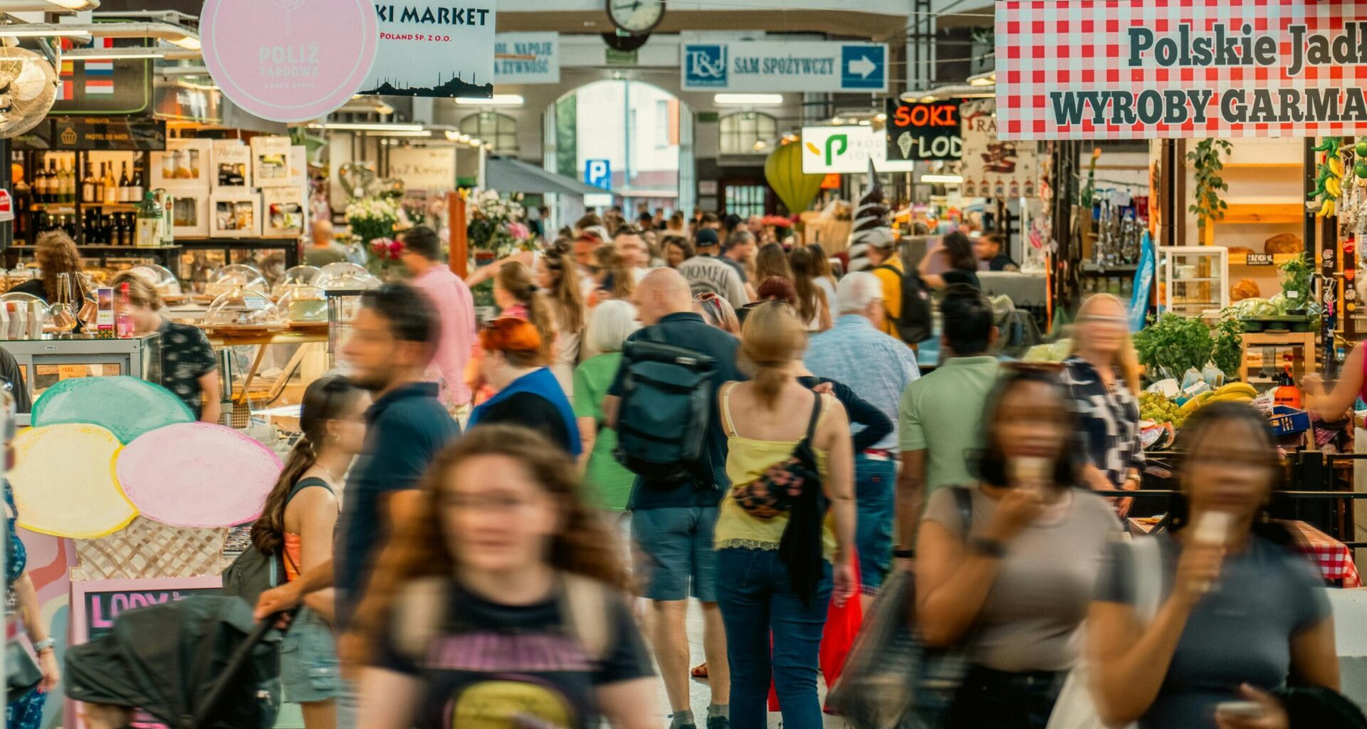 Record proportion of Poles report being financially comfortable
