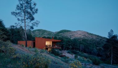 Faulkner designs California house around fire and water