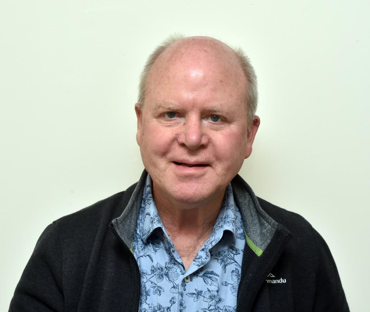 Minister, prof clash on peer mental health service use