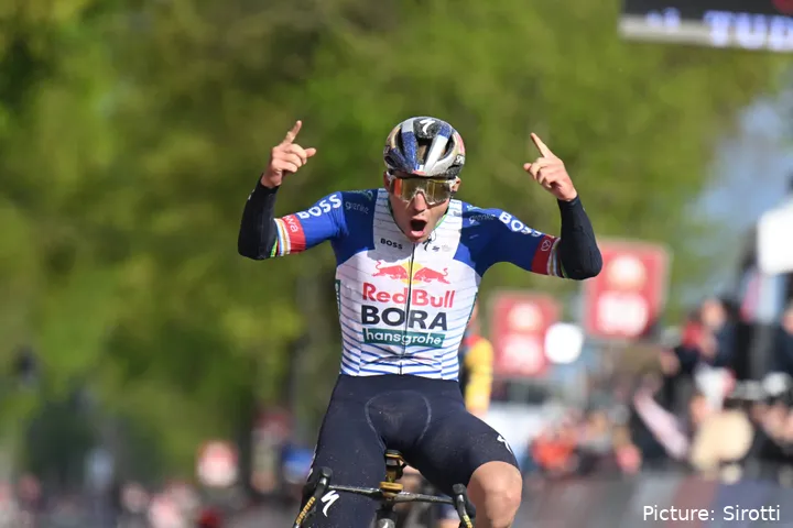 Remco Evenepoel wins Amstel Gold Race 2026