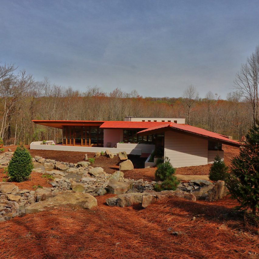 RW Lindholm House by Frank Lloyd Wright moved from Minnesota to Pennsylvania