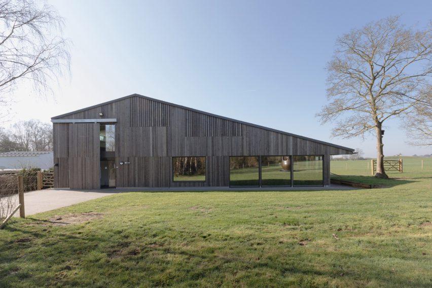 Barn-like gallery in Hertfordshire