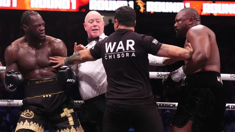 Derek Chisora in action against Deontay Wilder 