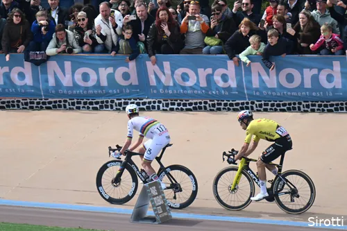 tadej-pogacar-wout-van-aert