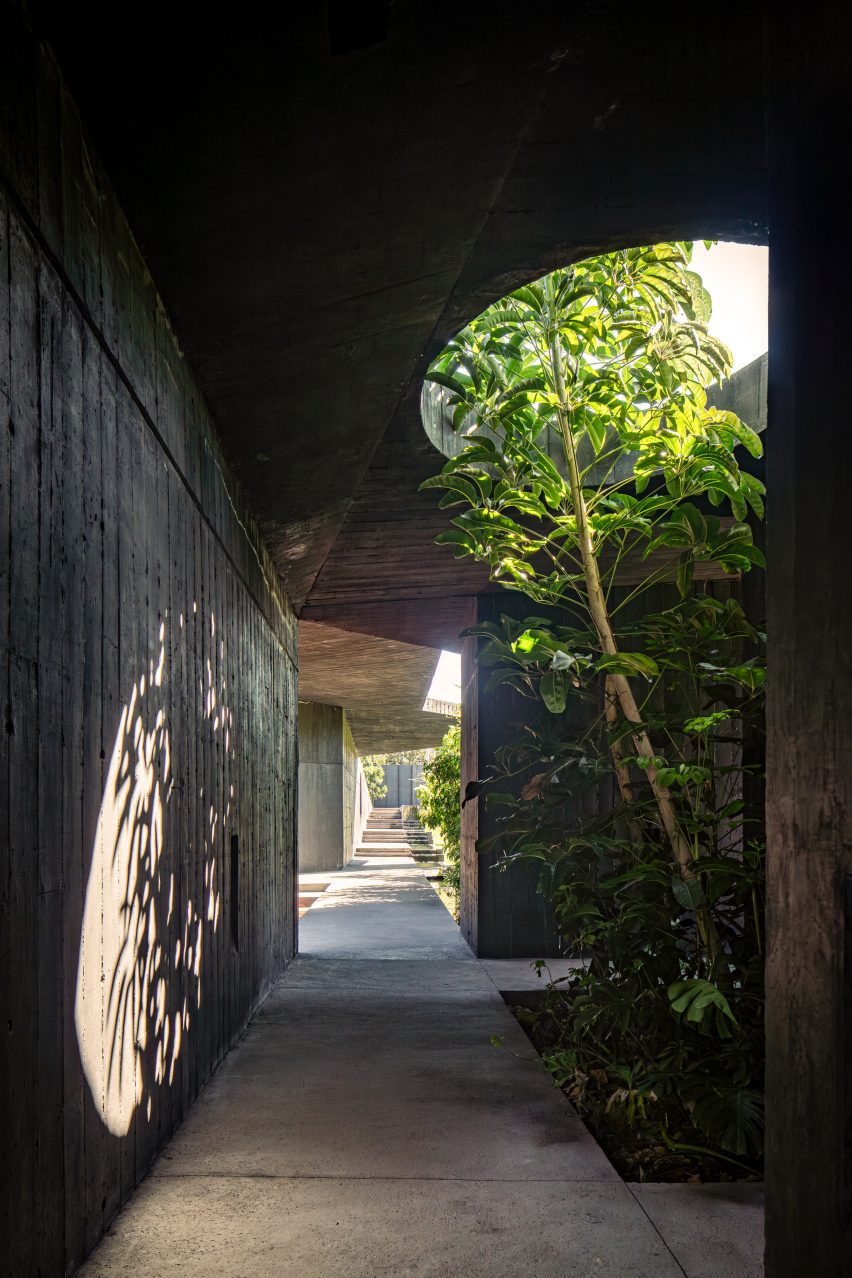 Concrete home by Taller Alberto Calleja
