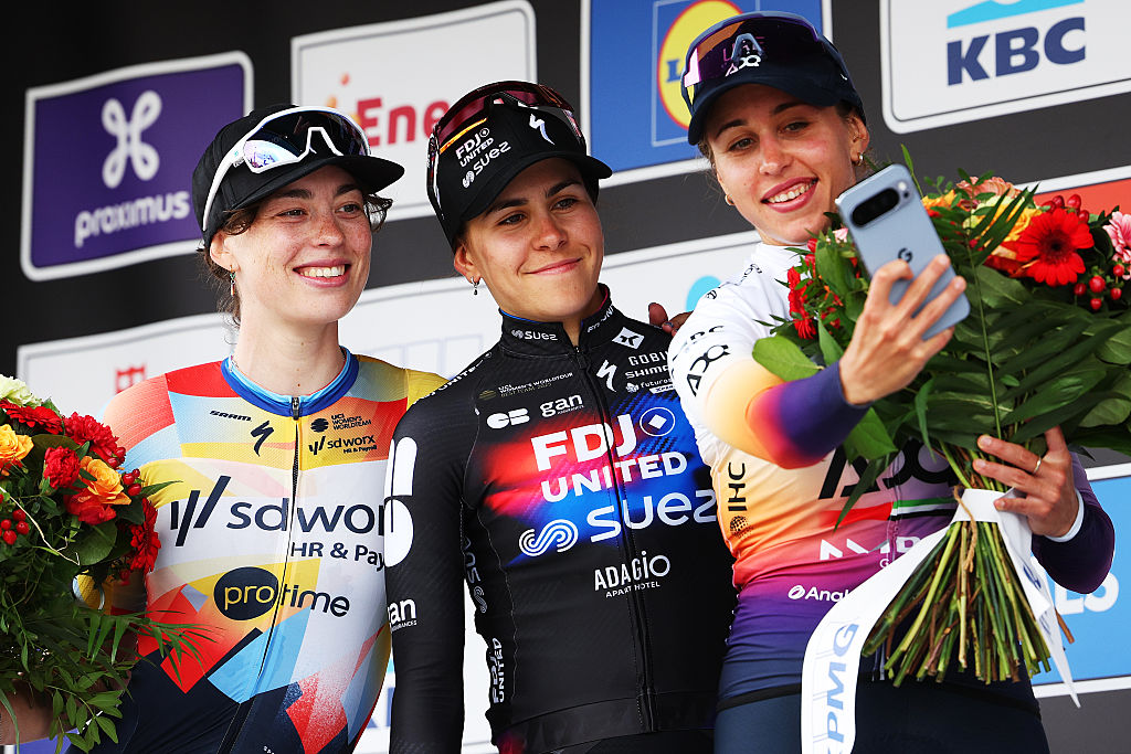 C&eacute;lia Gery celebrates on the podium after winning Brabantse Pijl 2026