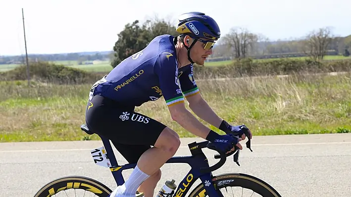 Video - Sam Bennett sprints to first podium result of comeback