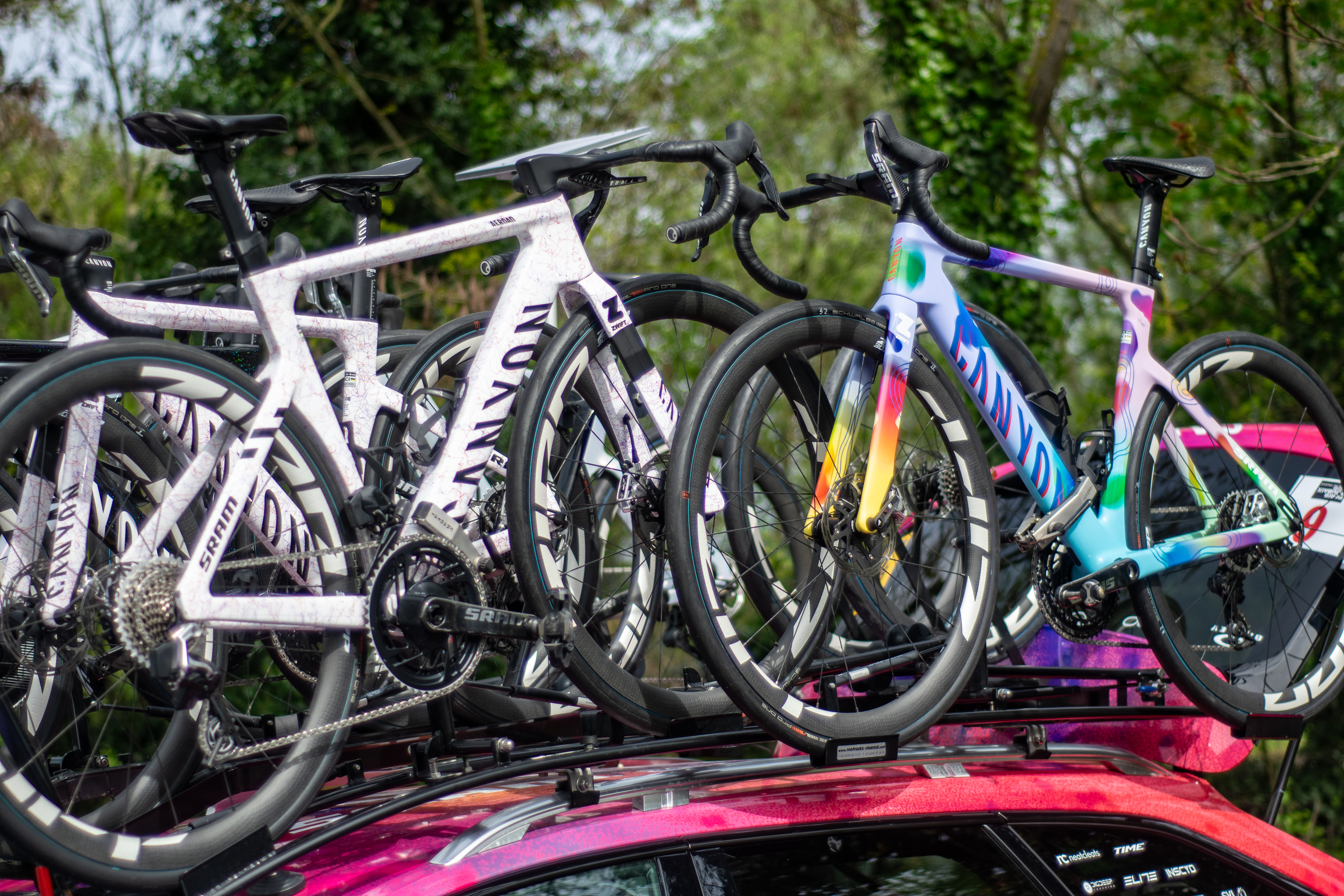 Bikes and tech from the start of Paris-Roubaix Femmes 2026