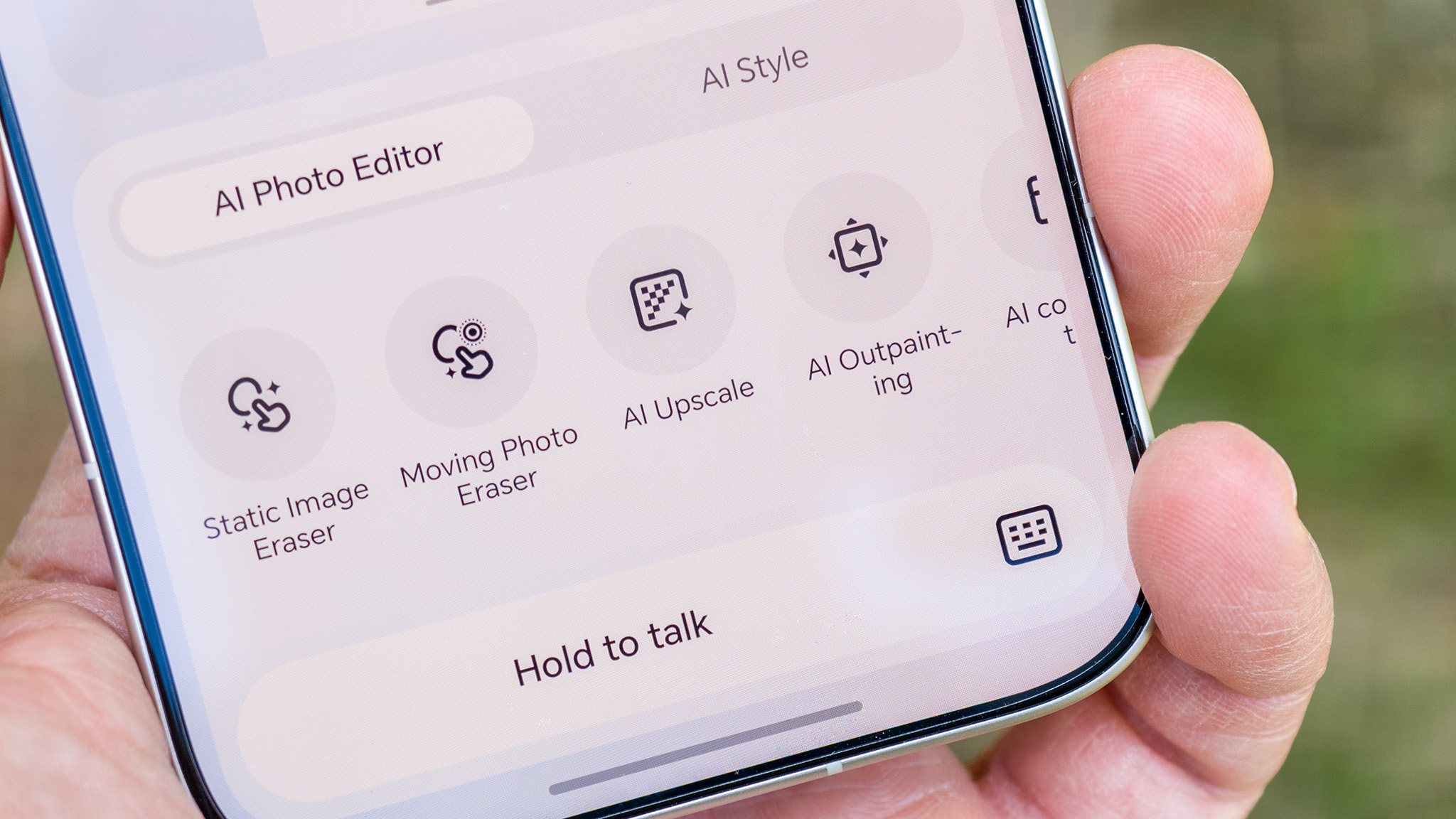 The new AI features on the Honor 600, including AI photo to video 2.0 and AI breakout collage