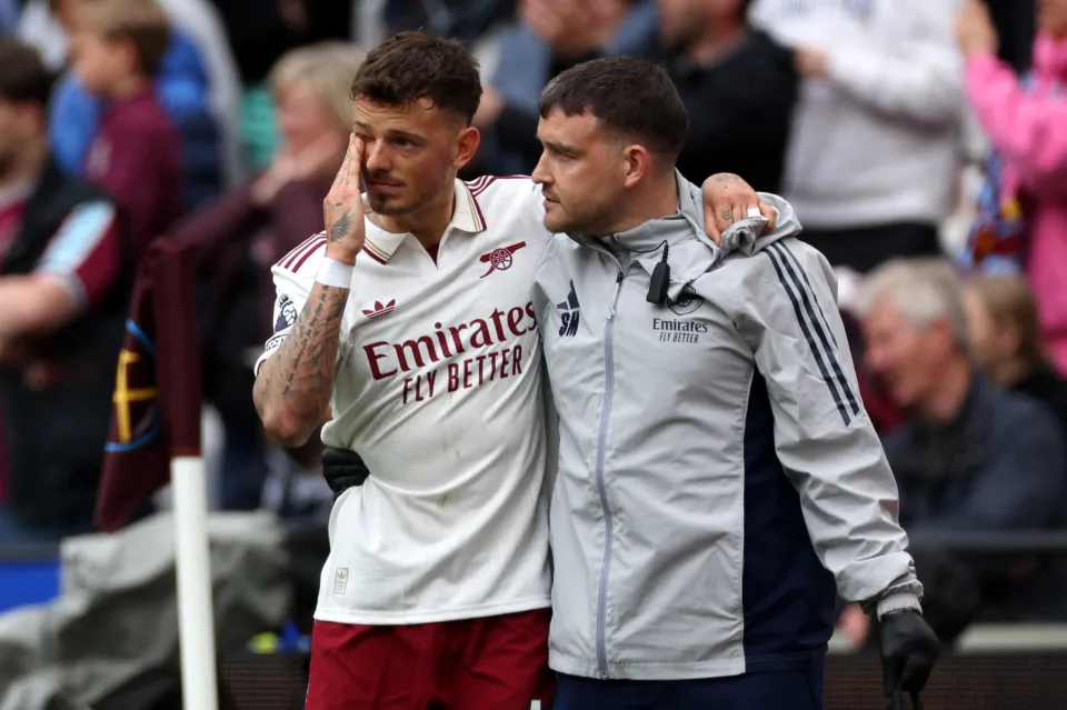  Ben White appears emotional as he leaves the pitch with an injury during the English Premier League football match between West Ham United and Arsenal 