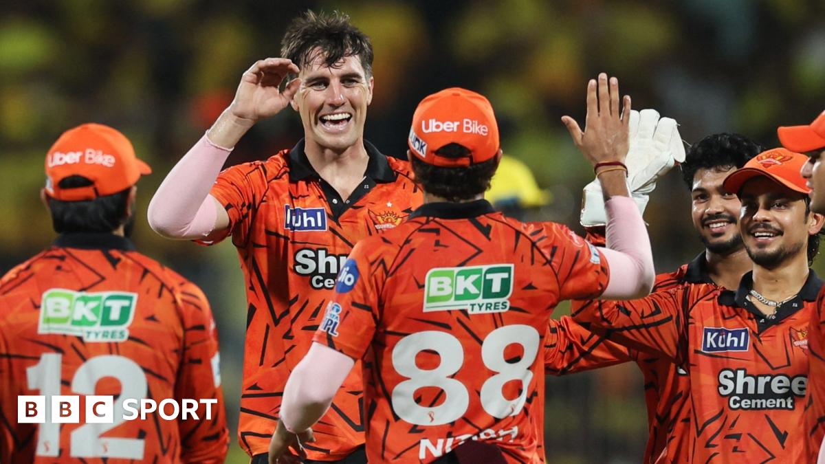 Pat Cummins celebrates a wicket with his Sunrisers teammates