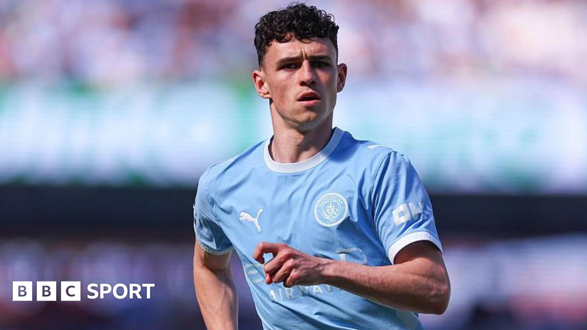 Phil Foden in action for Manchester City against Aston Villa in the Premier League
