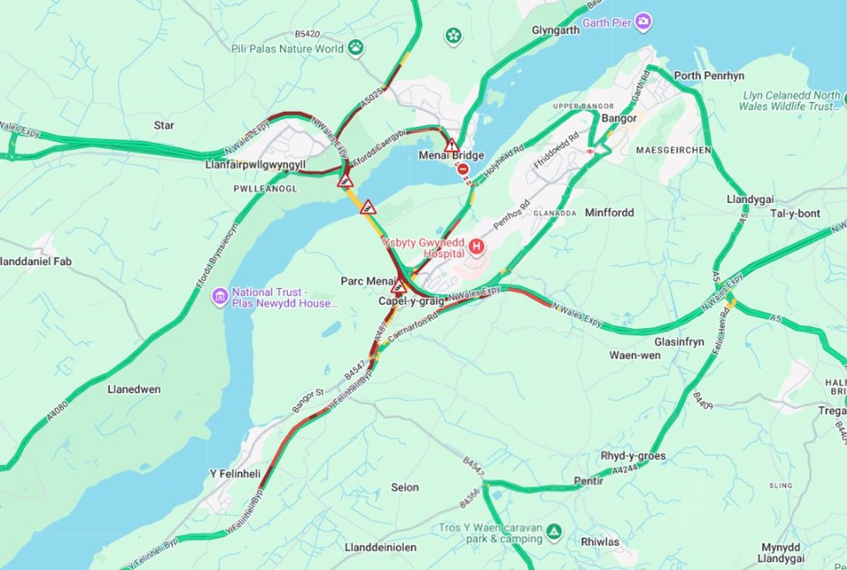 Delays after the Menai Bridge was shut