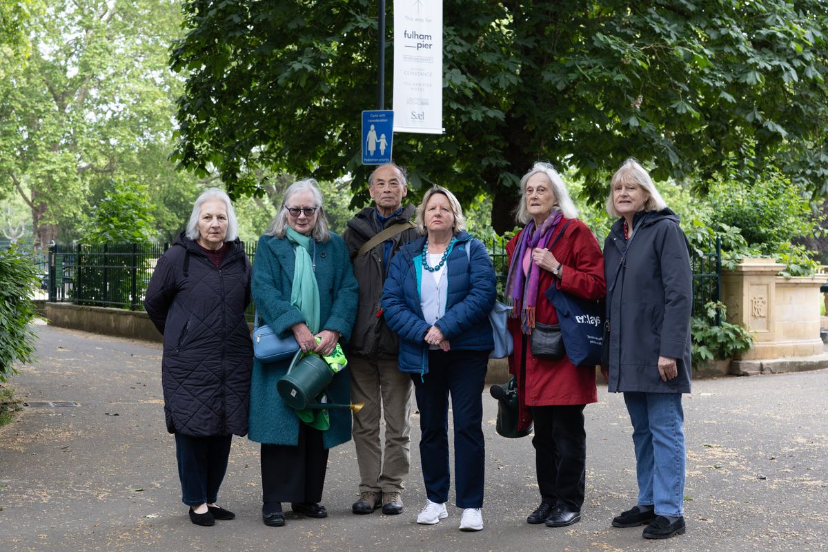 Fulham residents in Bishop's Park