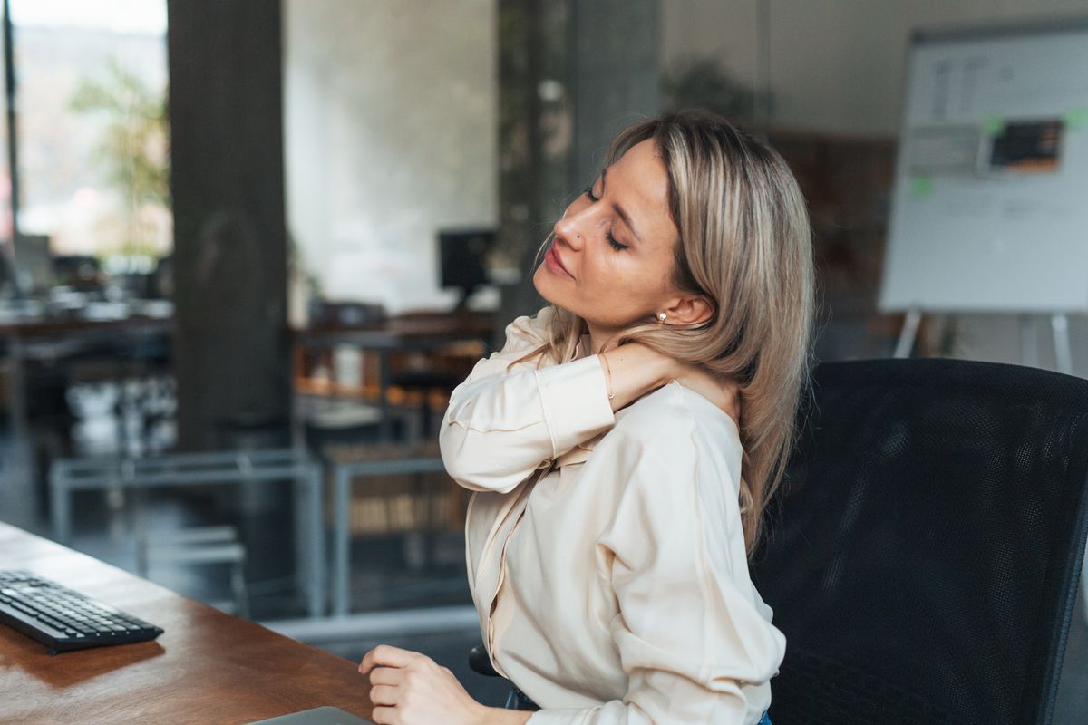 Woman with shoulder pain