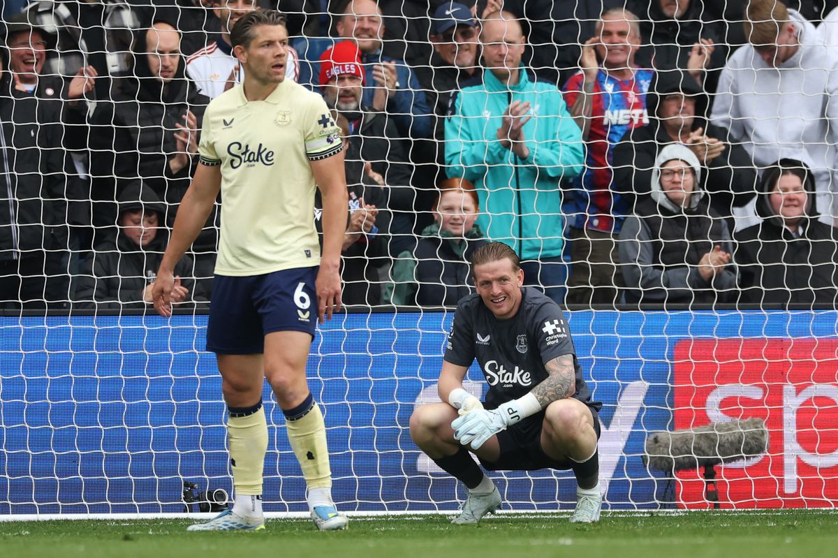 LONDON, ENGLAND - MAY 10: Jordan Pickford of Everton looks dejected after Jean-Philippe Mateta of Crystal Palace (not pictured) scores his team's second goal during the Premier League match between Crystal Palace and Everton at Selhurst Park on May 10, 2026 in London, England. (Photo by Richard Pelham/Getty Images)