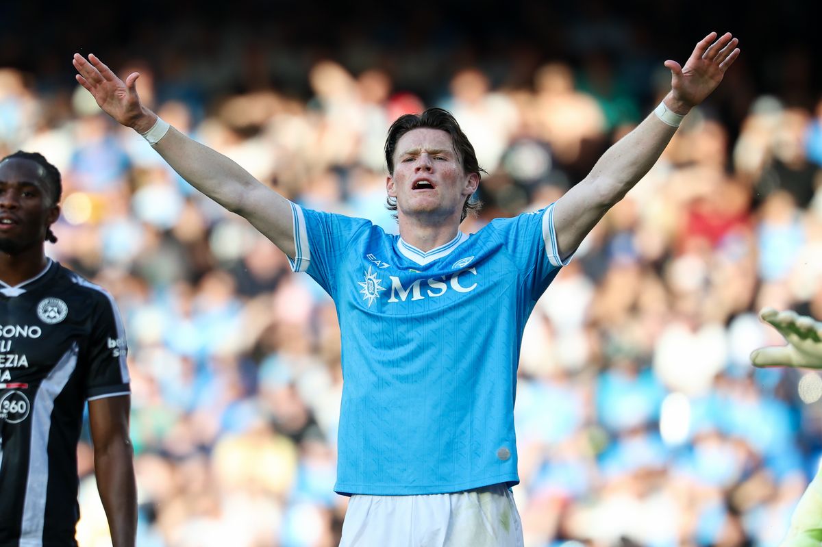 Scott McTominay of SSC Napoli gestures during the Serie A 2025/2026 football match between SSC Napoli and Udinese Calcio