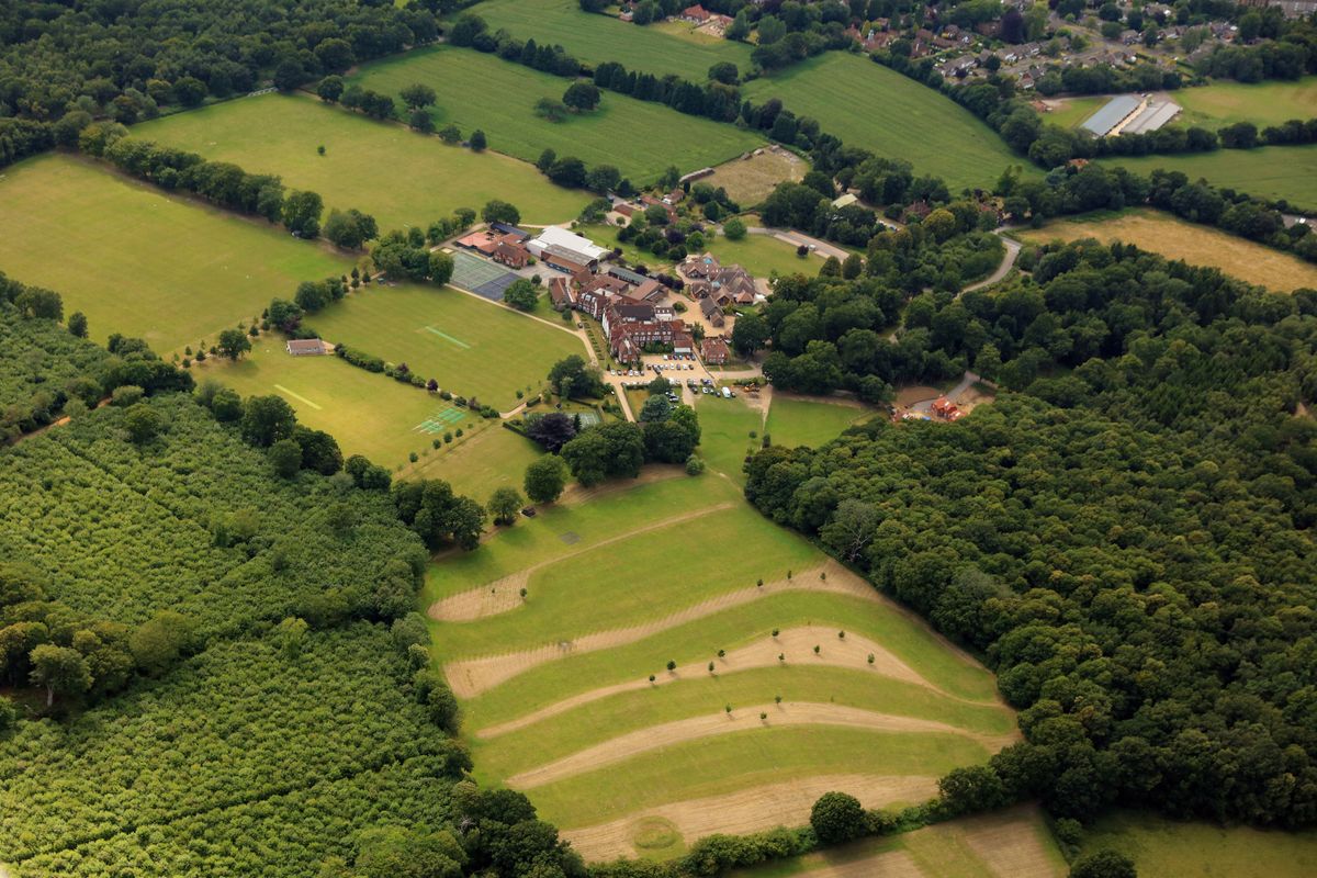 The school is set in 175-acres of land and features a range of facilities for education, notably a 9-hole golf course