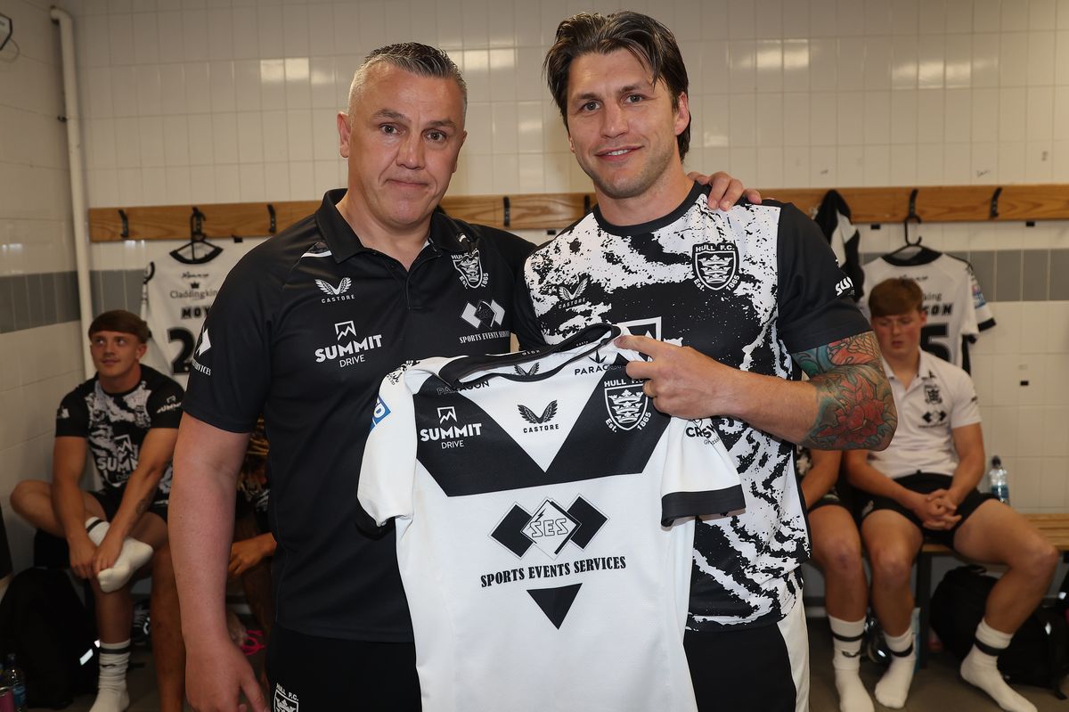 Tom Briscoe made his 200th appearance for Hull FC at Leigh Leopards.