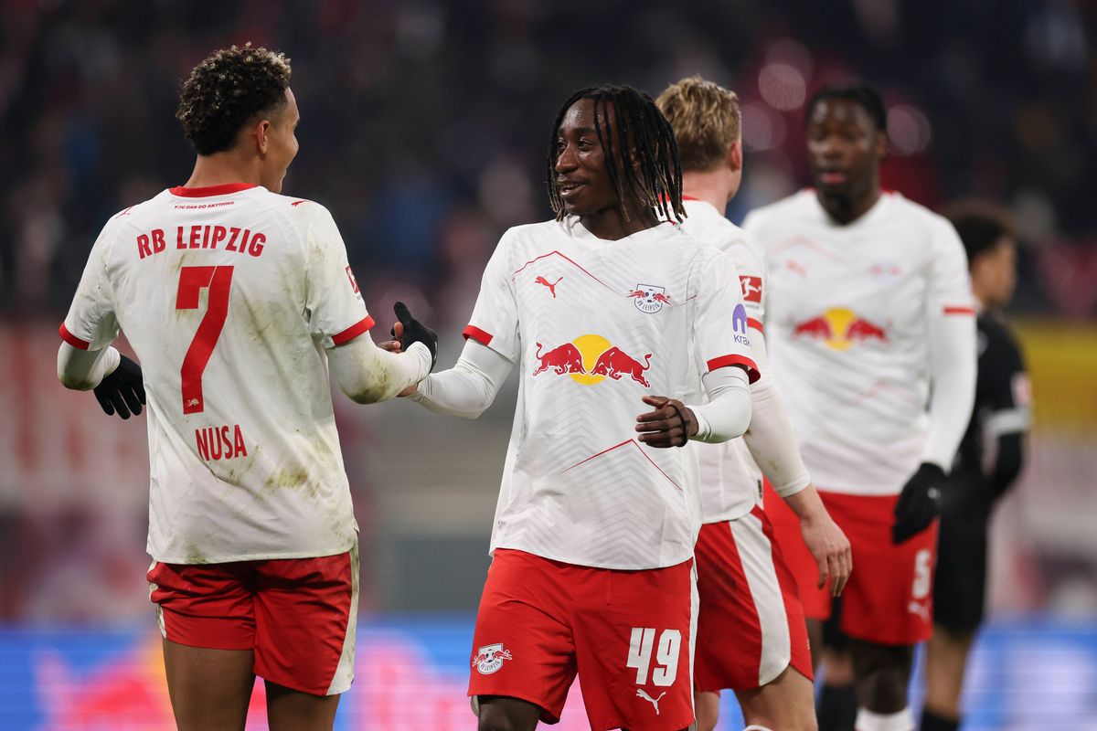 Antonio Nusa celebrates with Yan Diomande