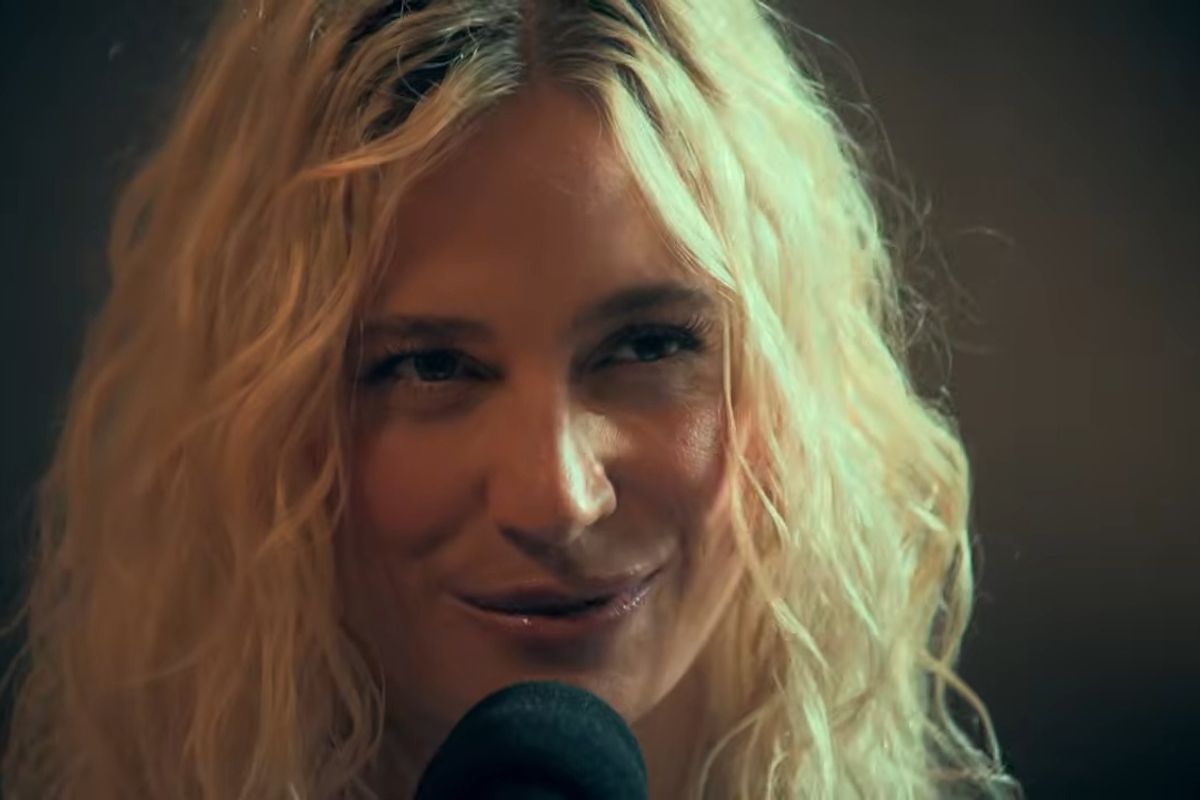 Pixie Lott has released a version of I'm Gonna Be