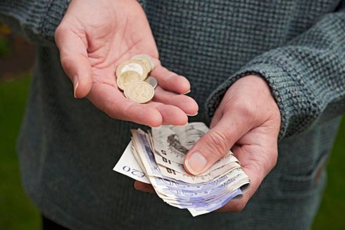 DWP making surprise £965 payment for state pensioners in late May
