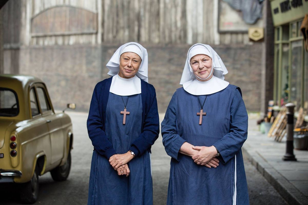 pam as  Sister Evangelina (r) with Jenny Agutter as Sister Julienne