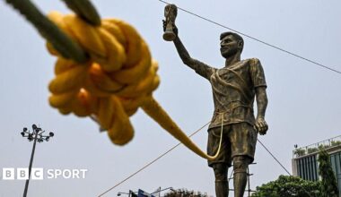 Messi statue in Kolkata
