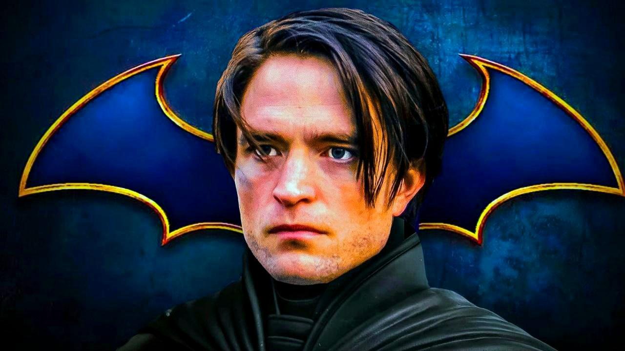 Robert Pattinson's Bruce Wayne, Batman symbol