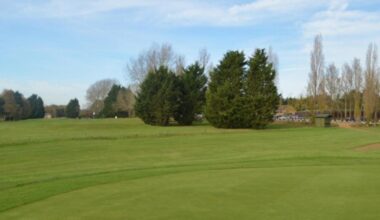 Plans unveiled for 700 homes on Bucks golf course land