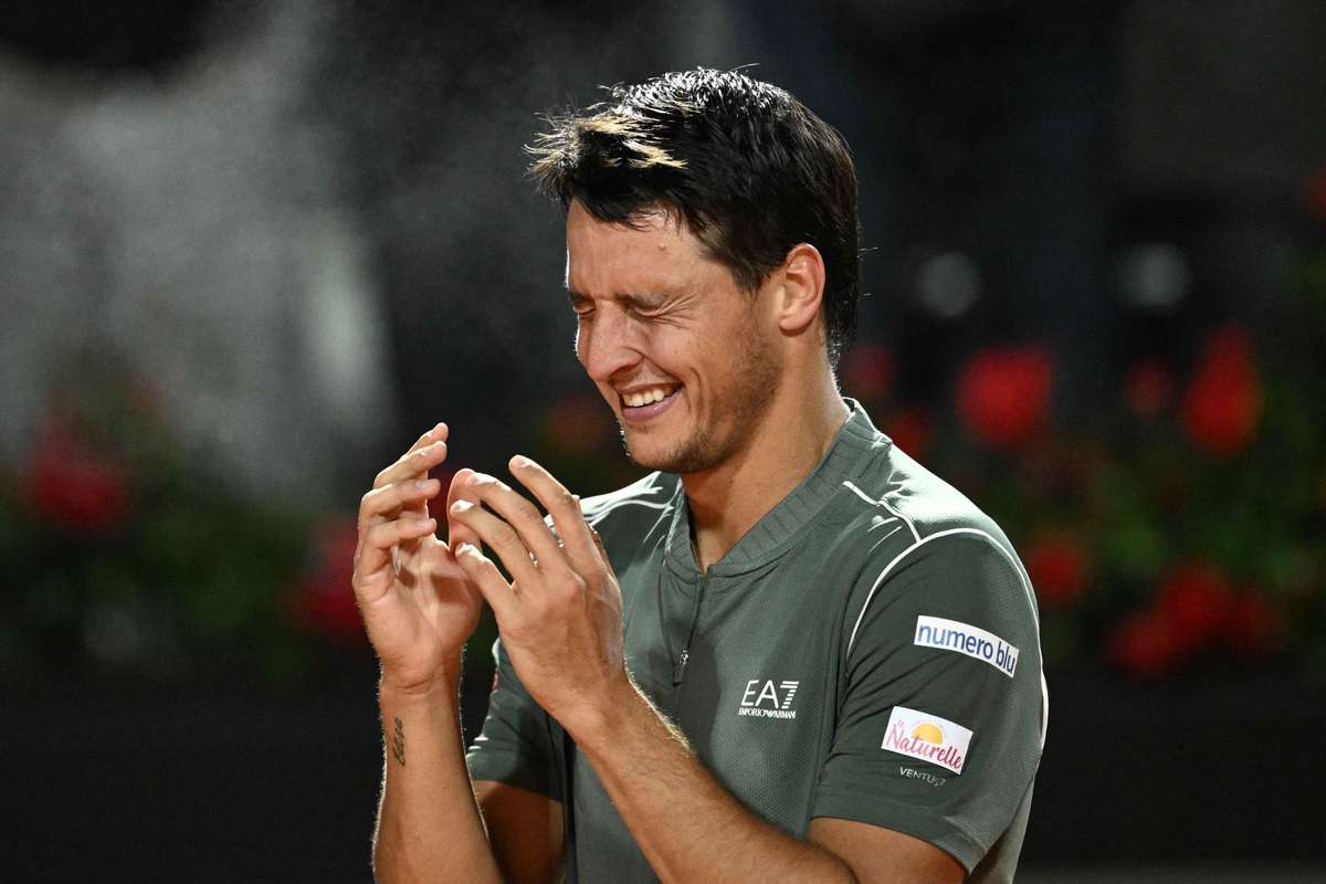 Luciano Darderi makes first Italian Open semi-finals after outlasting Rafael Jodar