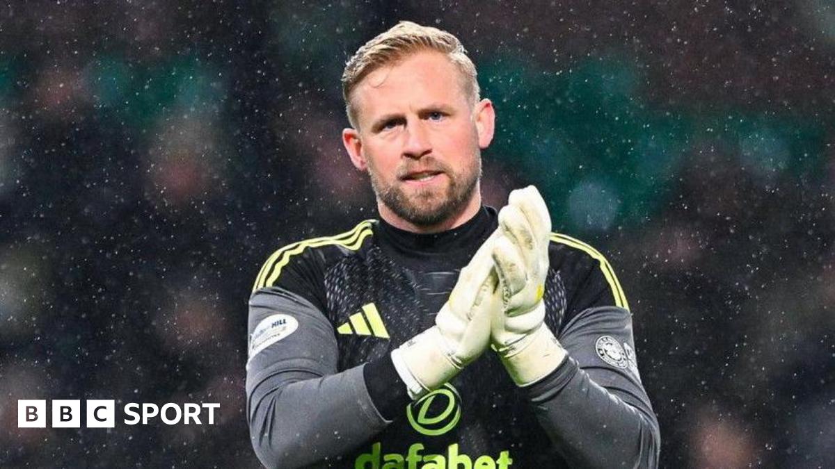 Kasper Schmeichel with the Scottish Premiership trophy