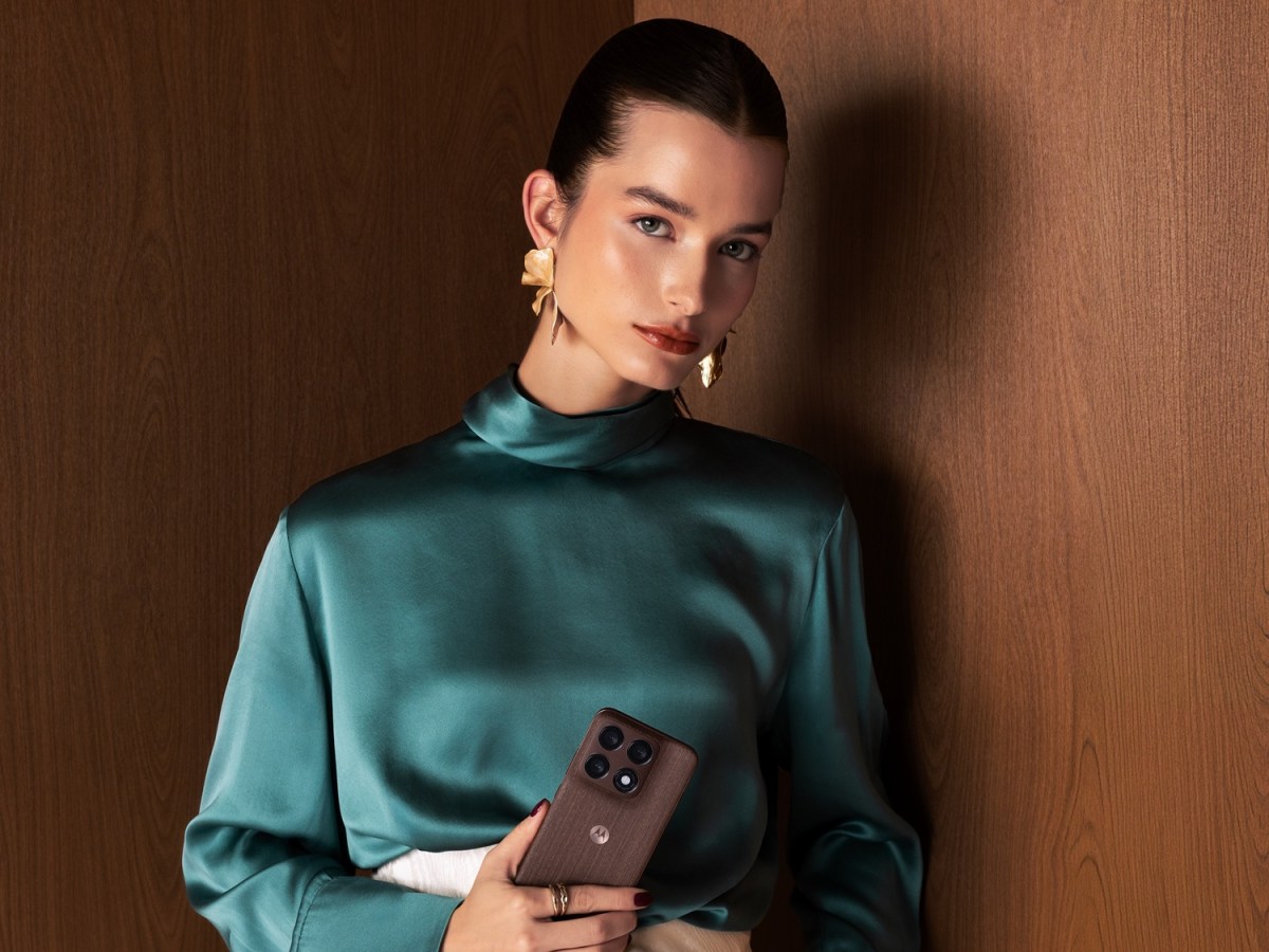 Motorola Edge 70 Pro's global version arrives with a periscope telephoto camera and wireless charging
