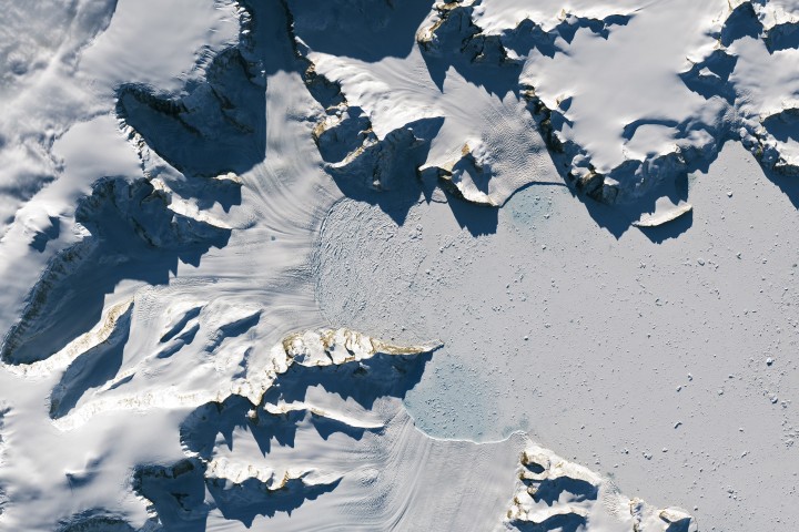 Record-Setting Retreat of Hektoria Glacier