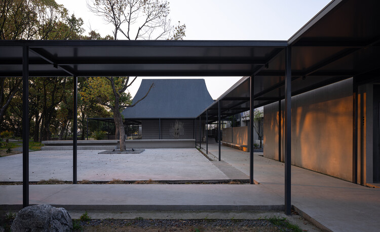 Librairie Avant-Garde at Jianhu / Atelier Deshaus - Image 4 of 30