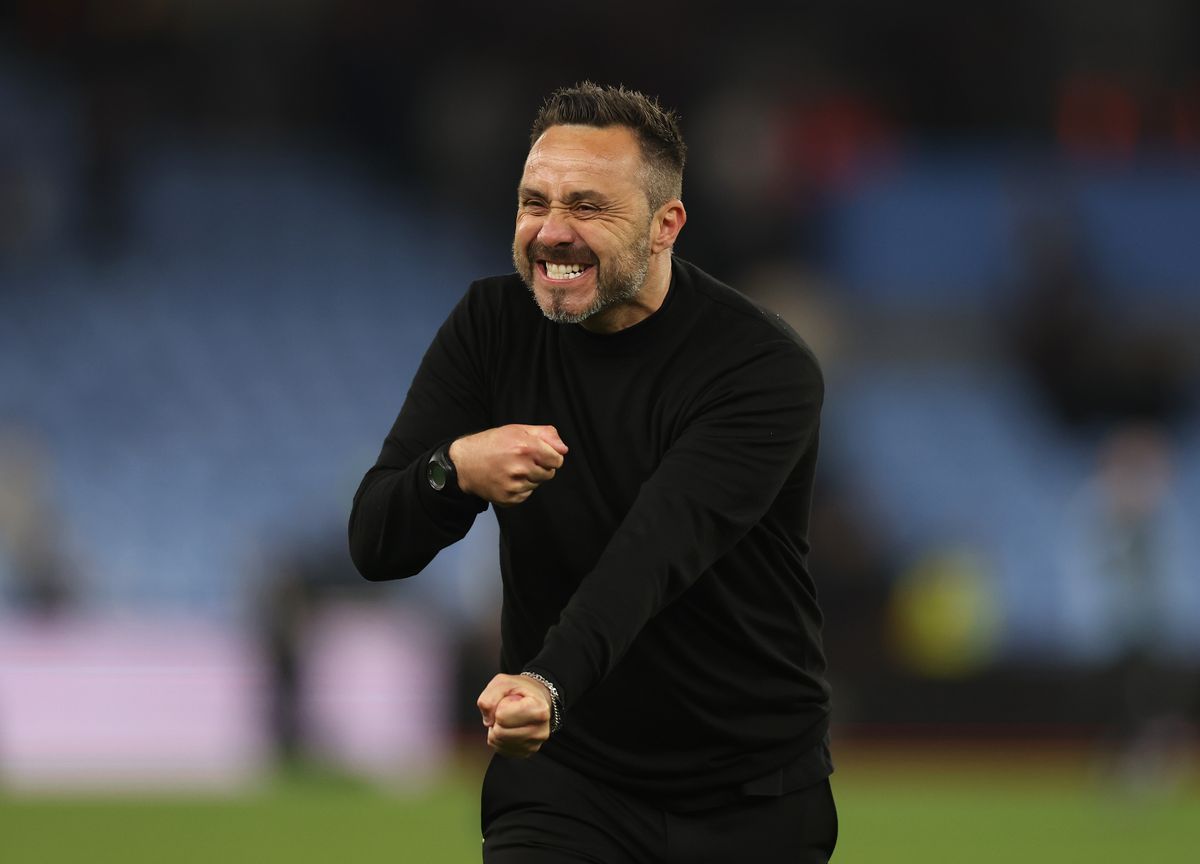 Roberto De Zerbi celebrates
