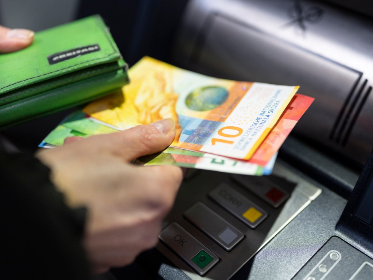 Growing financial strain hits Swiss middle class