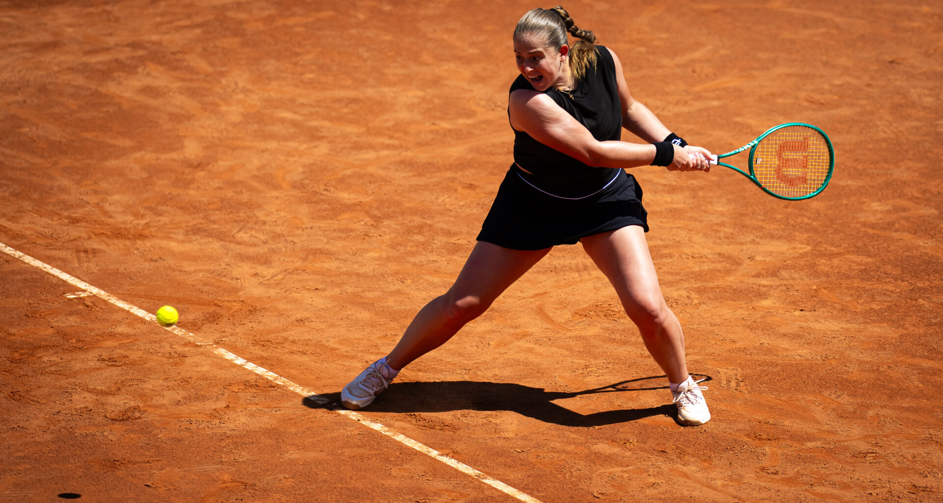Ostapenko bests Kalinskaya for first time; into fifth Rome quarterfinal