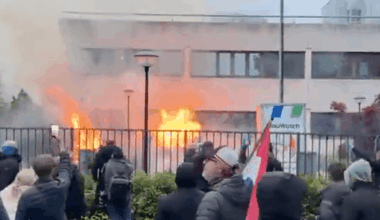 Huge fire breaks out at emergency shelter housing asylum seekers in Netherlands