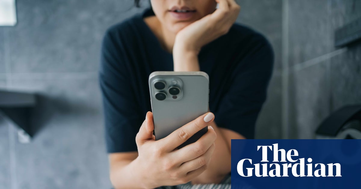One in seven in UK prefer consulting AI chatbots to seeing doctor, study finds | Health